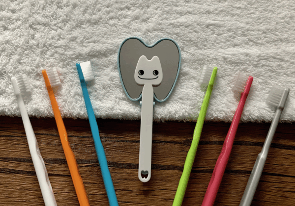 歯ブラシと手鏡